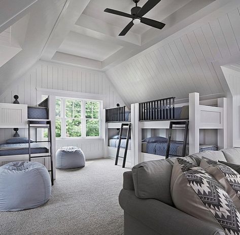 Room with 6 beda for lake or cabin Room Ideas With Bunk Beds, Bonus Room Bedroom, Bunk Room Ideas, Bonus Room Design, Sleepover Room, Bonus Room Ideas, Bunk Bed Rooms, Bunk Beds Built In, Built In Bunks