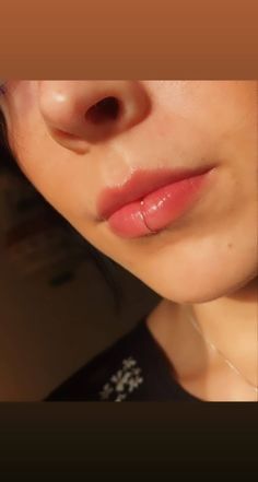 Lip Hoop Piercing, Lip Ring Piercing, Labret Piercing Ring, Lip Sizes, Lower Lip Piercing, Lip Piercing Labret, Lip Piercing Ring, Body Change, Large Lips