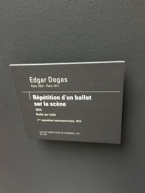 Museum Label Design, Exhibition Caption, Museum Label, Contemporary Art Museum, Wall Layout, Gallery Wall Layout, Museum Displays, Exhibition Booth Design, Edgar Degas