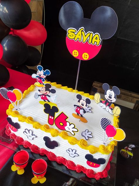 Bolo de aniversário do Mickey Mouse Mickey Mouse Sheet Cake 1st Birthdays, Mickey Mouse Sheet Cake, Tort Roblox, Pastel Mickey Mouse, Bolo Do Mickey Mouse, Mike Mouse, Miki Mouse, Mimi Birthday, Mickey Mouse Birthday Cake