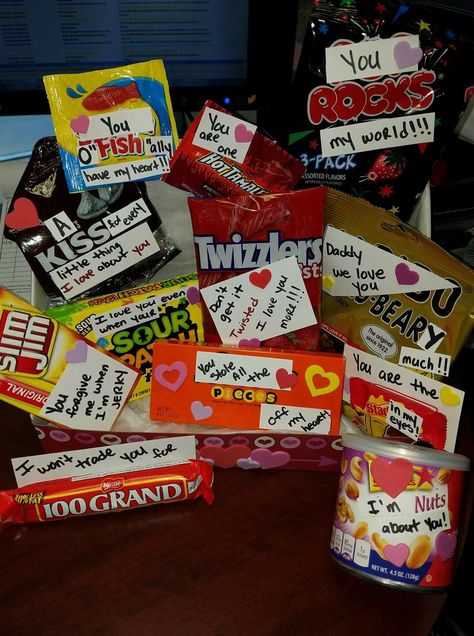 Diy Valentine Gifts For Boyfriend, Homemade Valentines Gift, Diy Valentines Day Gifts For Him, Cute Anniversary Gifts, Valentine Gift Baskets, Boyfriend Gift Basket, Diy Anniversary Gift, Diy Best Friend Gifts, Birthday Gifts For Boyfriend Diy