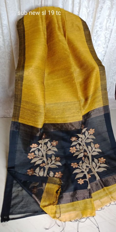 Striped Blouse Designs, Blue Blouse Designs, Saree Party, Silk Kurti Designs, Blue Silk Saree, Simple Saree Designs, Silk Sarees With Price, Wedding Saree Blouse Designs, Cotton Saree Designs