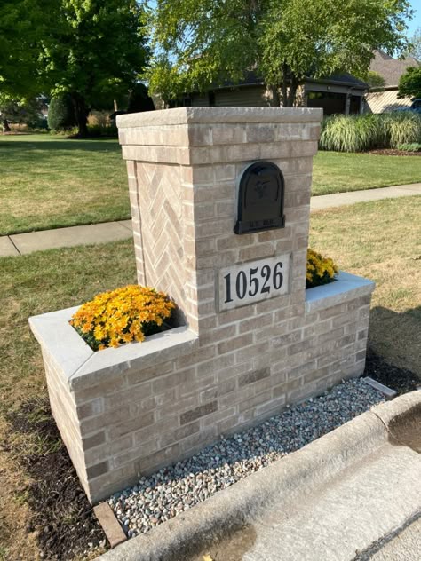 Brick Mailbox Designs, Mailboxes Ideas, Mailbox Landscape, Mailbox Designs, Mailbox Decorations, Stone Mailbox, Mailbox Planter, Brick Mailbox, Post Mailbox