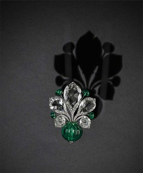 Viren Bhagat, Katerina Perez, French Jewelry, Jewelry Post, Diamond Brooch, Fabulous Jewelry, Emerald Earrings, Emerald Jewelry, Gold Jewelry Fashion