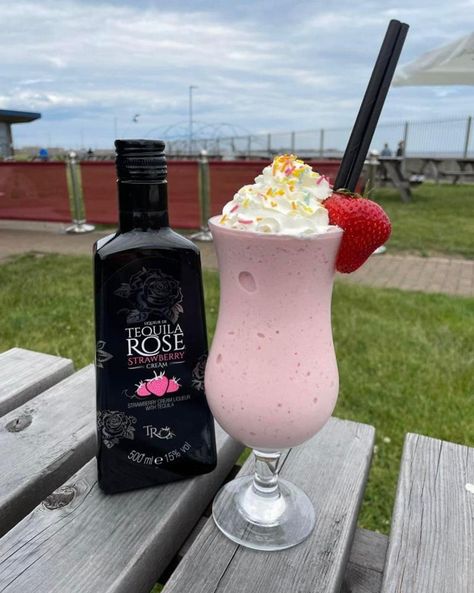 THE TEQUILA ROSE MILKSHAKE 🍹🍓😍
— at The Open Jar - Seaton Tequila Rose, Pretty Alcoholic Drinks, Rose Cocktail, Colorful Drinks, Food Inspired, Drinks Alcohol, Rosé Aesthetic, Drinks Alcohol Recipes, Alcohol Recipes