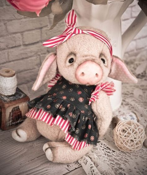 Pig Plushie Sewing Pattern (Natalia Kichyova) | Nerdy Rabbit Wiki | Fandom Pig Plushie, Pig Sculpture, Pig Pattern, Pig Doll, Primitive Doll Patterns, Pig Crafts, Animal Sewing Patterns, Baby Pigs, This Little Piggy