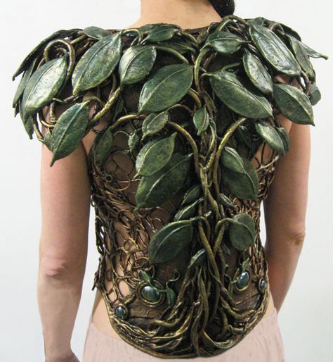 Tree armor---Tamani from Wings elsifnkaesjfaisldnfvelwk;fahj @Jenna Paige Hassler @Skylar Hemmert Elven Party, Male Faerie, Forest Character, Elven Magic, Elven Armor, Organic Armor, Faerie Costume, Summer Costume, Mermaid Ideas