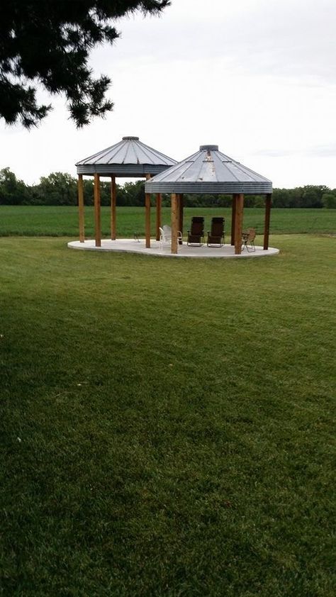 Grain Bin Gazebos with newly poured cement, next step hot tub ... Silo Gazebo, Open Backyard, Bin Gazebo, Pergola Patio Ideas, Grain Bins, Corn Crib, Silo House, Living Pool, Grain Silo