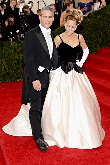 Andy Cohen and Sarah Jessica Parker nailed the "White Tie" dress code at the Met Gala White Tie Dress Code, White Tie Dress, White Tie Event, Etiquette And Manners, Bravo Tv, Art Costume, White Tie, Sarah Jessica Parker, Black Tie