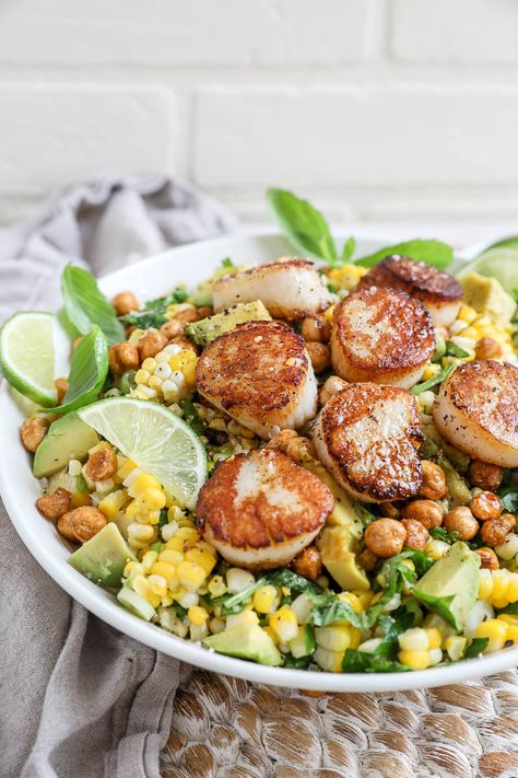 Scallop Corn, Scallop Salad, Fresh Herb Salad, Scallops Salad, Salad With Corn, Corn Avocado, Crunchy Chickpeas, Lobster Dishes, Healthy Journey