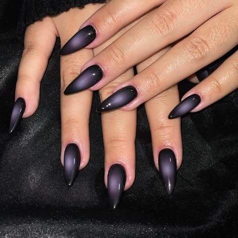 Gothic French Tip Nails, Simple Dark Nail Designs, Goth Gel Nails, Goth Nails Ideas, Simple Goth Nails, Goth Nail Designs, Black Ombre Nails, Dark Purple Nails, Nails 2025