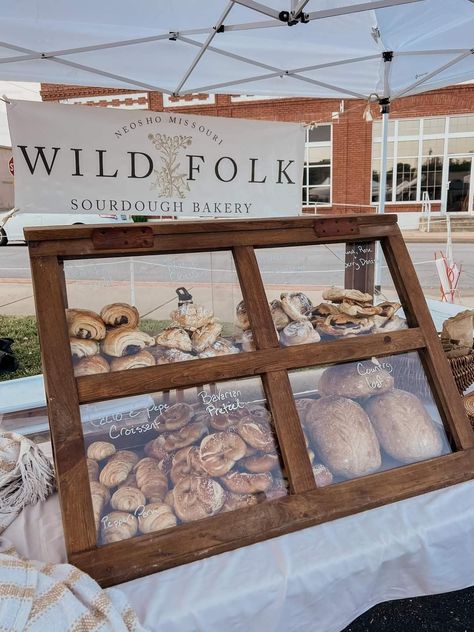 Farmers Market Bread Display, Bake Sale Displays, Bakery Signage, Sourdough Bakery, Cob Oven, Farmers Market Stand, Bread Display, Vendor Booth Display, Home Bakery Business