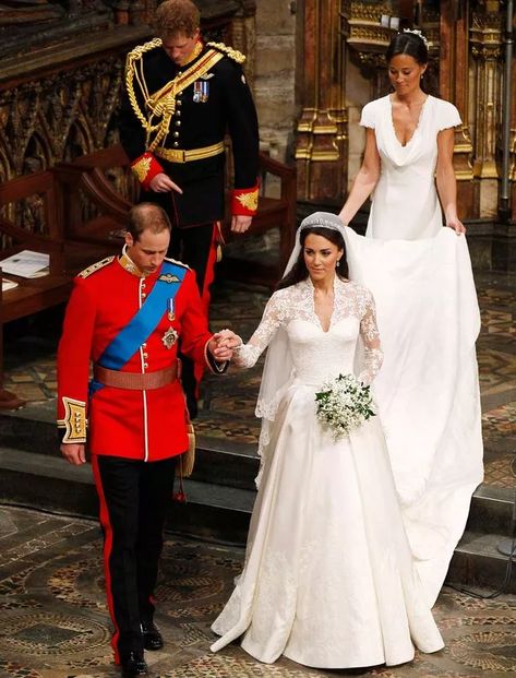 Prince William gets on ‘brilliantly’ with Pippa who is ‘loyal and discreet’ - OK! Magazine William Kate Wedding, Kate Middleton Wedding Dress, Principe William Y Kate, Kate Und William, Düşes Kate, Herzogin Von Cambridge, Princesse Kate Middleton, William E Kate, Middleton Wedding