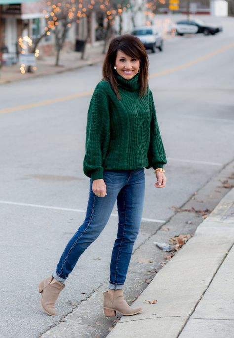 Turtleneck Sweater from Evereve Evereve is a nation-wide retailer specializing in styling moms. They want you to feel good in your clothes, and their stylists help create the best looks for you. cyndispivey.com #winterfashion #greenwintersweater Green Turtle Neck Sweater Outfit, Dark Green Sweater Outfit, Green Sweater Outfit, Pijamas Women, Green Turtleneck Sweater, Dark Green Sweater, Winter Sweater Outfits, Clothes Board, Pullovers Outfit