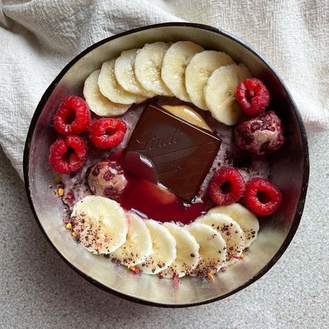 Raspberry Porridge, Raspberry Oats, Berry Porridge, Porridge Toppings, Berry Topping, Raspberry Cookie, Chocolate Porridge, Açaí Bowls, Protein Oats