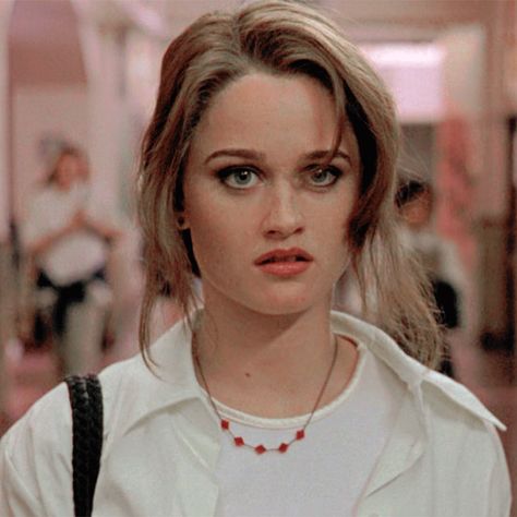 Robin Tunney Short Hair, The Craft Robin Tunney, Sarah Bailey The Craft, Robin Tunney The Craft, Robin Tunney 90s, Sarah The Craft, The Craft Sarah, The Craft Aesthetic, The Craft 1996