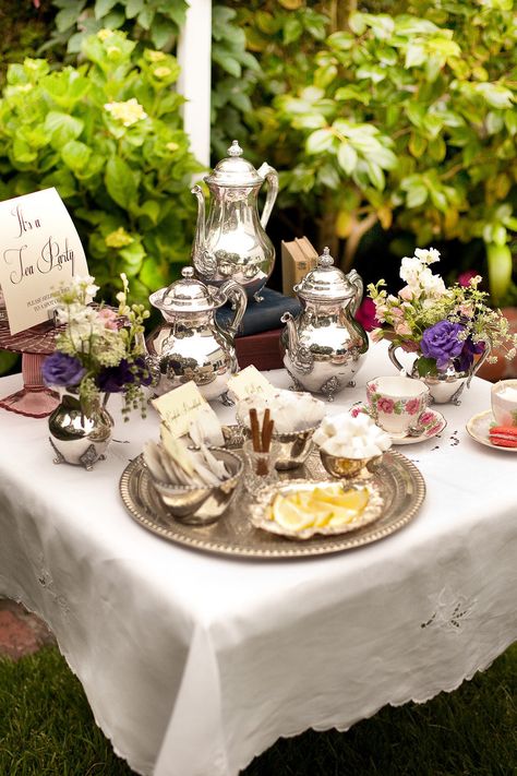 Outdoor Tea Parties, Victorian Tea Party, Vintage Tea Parties, Tea Party Table, Garden Tea Party, High Tea Party, Tea Party Theme, Perfect Bow, Tea Party Food