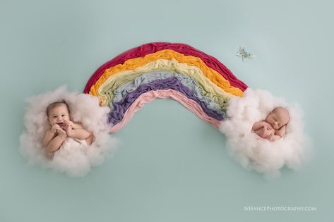 An Unexpected Twist Makes This Rainbow Baby Photo Different From All Others Rainbow Baby Photography, Twin Baby Photos, Twin Photography, Foto Newborn, Twin Baby Girls, Twin Photos, Newborn Baby Photoshoot, Diy Bebe, Newborn Twins