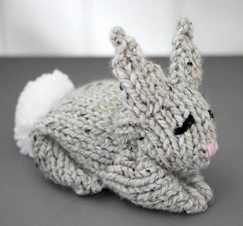 Hoppy Easter! This extra cute knit bunny pattern can be created using one stockinette square. Easter Knitting, Baby Knitting Free, Holiday Knitting, Knit Animals, Baby Bunny Hat, Knit Bunny, Knitted Bunnies, Knitted Bunny, Bunny Blanket