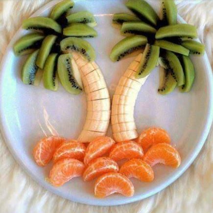 Fruit Decor Food Design Cibo, Fruit Platters, Halloween Snack, Fruit Animals, Decorações Com Comidas, Thanksgiving Dinner Menu, Food Art For Kids, Fruit Snack, Christmas Fruit