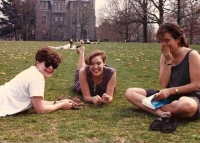 90s University Aesthetic, 70s College Aesthetic, 90s Life Aesthetic, Bryn Mawr College Aesthetic, 80s College Aesthetic, 90s College Aesthetic, Vintage College Aesthetic, College Aesthetic Friends, Stranger Things Summer