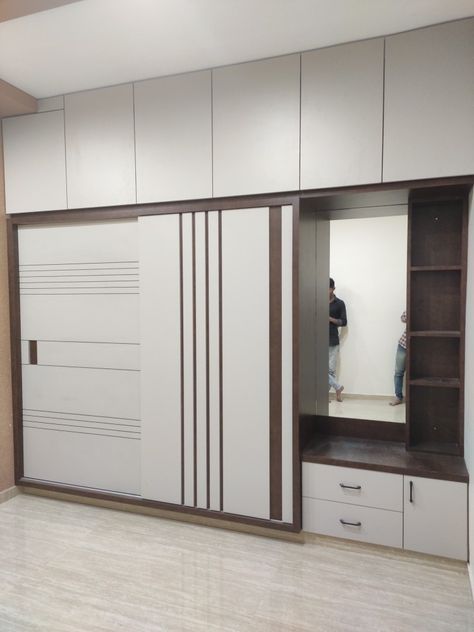 Master Bedrooms Cubords, Laminates For Wardrobes Texture, Full Wall Almari Design Room, Wadrobe Clothes Design Bedroom Indian, Badroom Bad Desine, Wardrobe Handles Modern, Sunmica Designs Wardrobe, Sliding Wardrobe Design Modern, Sliding Wardrobe Laminate Design