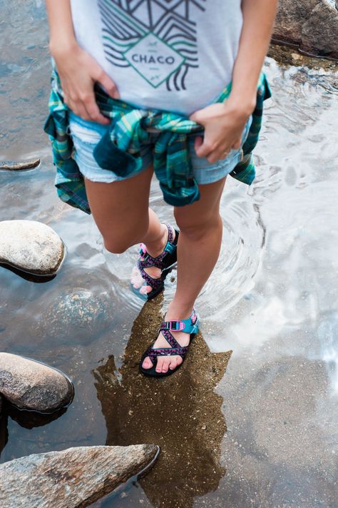 Create your own Custom Chacos perfect for all your adventures (and there is a giveaway!!) Mens Chacos Outfit, Chaco Outfit, Hippie Mom Style, Chaco Outfits, Custom Chacos, Chacos Outfit, Granola Outfits, Granola Girl Aesthetic, Chaco Sandals