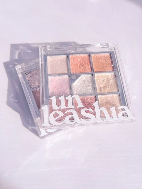 unleashia Romand Eyeshadow Pallete, Douyin Eyeshadow, Romand Eyeshadow, Romand Lip Tint, Douyin Aesthetic, Yesstyle Products, Xiaohongshu Makeup, Makeup Douyin, Douyin Makeup