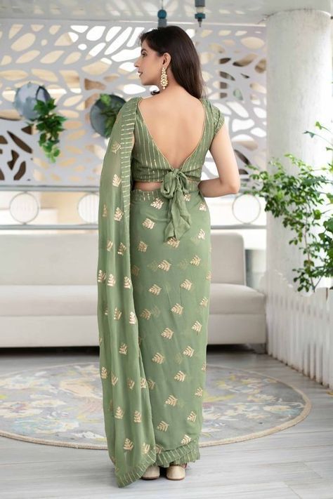 Green Blouse Designs, Green Sari, Sleeveless Blouse Designs, Blouse Designs High Neck, Blouse Designs Pattern, Blouse Designs Catalogue, Model Blouse Designs, Simple Saree Designs, Blouse Back Neck