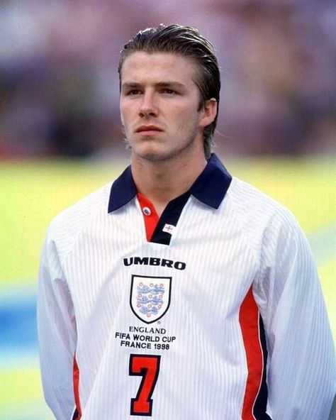 David Beckham England, David Beckham Football, Beckham Football, Football Ronaldo, Posh And Becks, David Beckham Style, Harper Beckham, Madrid Football, David And Victoria Beckham