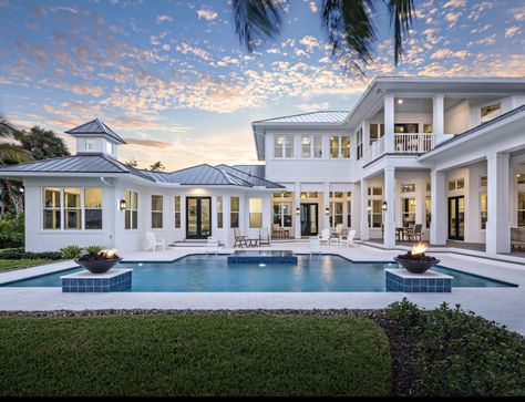 Florida Beach Mansion, Morden Beach House, Beach House With Dock, Dream House Florida, Beach House Mansion Exterior, Beach Mansion Exterior, Dream Beach Houses Exterior, Beach House Foyer, Beach House Mansion