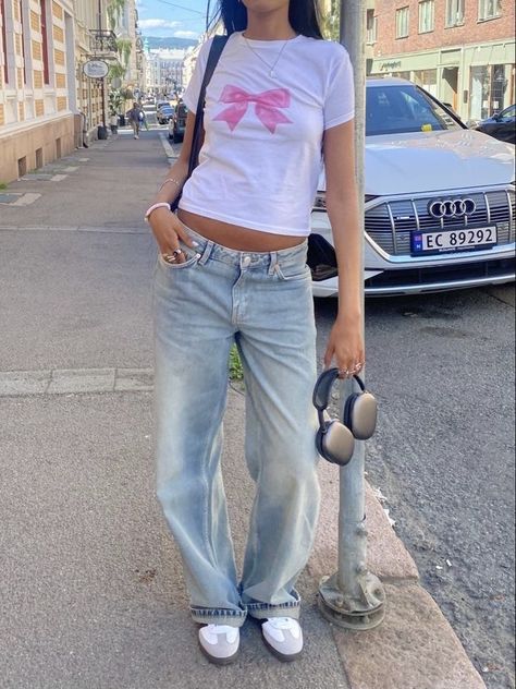 00s Mode, 2024 Outfits, Stockholm Fashion, Mode Inspo, Inspiration Mode, Mode Inspiration, Fit Inspo, Baby Tee, Outfits Casuales