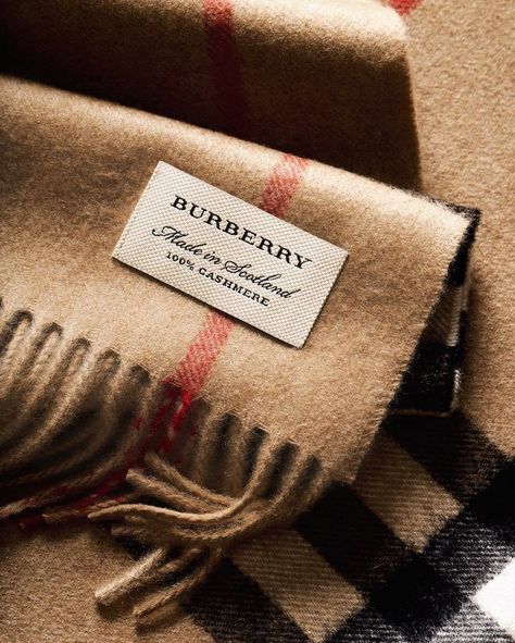 Maybe some Tweed Burberry Aesthetic, Dark Academia Fashion, Chuck Bass, Burberry Scarf, Billionaire Boy, Winter Sport, Scarf Sale, Garment Labels, Beige Aesthetic