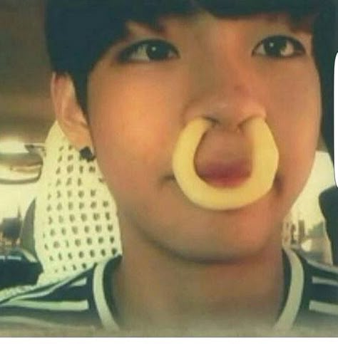 Bts Predebut, Bts Meme Faces, Bts Memes Hilarious, Taehyung Funny, 웃긴 ��사진, Funny Face, Bts Funny Moments, Kim Taehyung Funny, Meme Faces