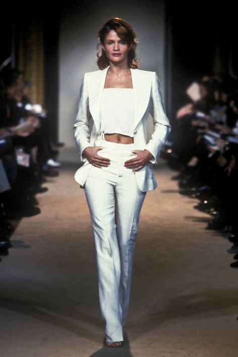 ❦ on Twitter: "chloé spring rtw 1998, stella mccartney’s debut collection https://t.co/IYmNzpIwQc" / Twitter 1998 Runway, Vintage Runway Fashion, Teddy Boys, Texas Women, Helena Christensen, Clothing Sites, Savile Row, Fashion Magazine, Classy Outfits