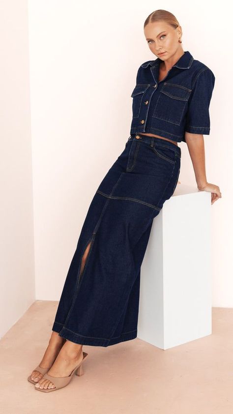 Tan Model, Denim Top Women, Indigo Denim, Cropped Shirt, Denim Maxi Skirt, Crop Top Outfits, Crop Top Shirts, Denim Details, Women's Skirts