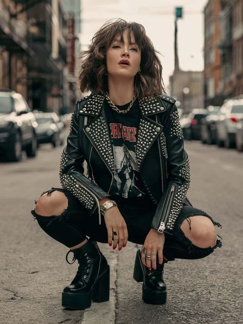 Rock And Roll Capsule Wardrobe, 80s Glam Outfit, 80s Leather Outfit, 1980s Rock Fashion, 80s Rocker Fashion, 80s Concert Outfit Ideas, 80s Rock Costume Women, 80s Rock Concert Outfit, Metal Style Outfits