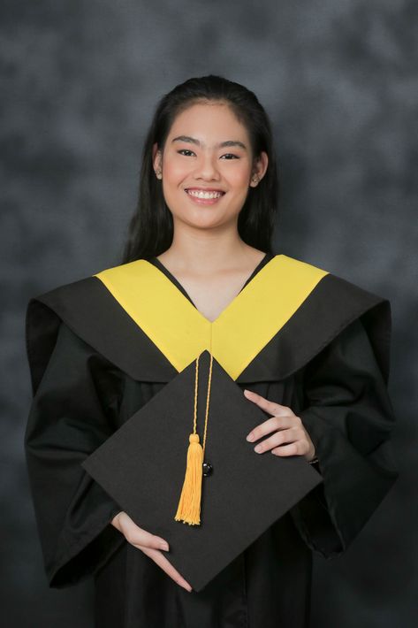 Formal Graduation Pictures, 2x2 Picture Formal Attire, Graduation Toga, 2x2 Picture, Graduation Photography Poses, Self Photography, Graduation Photography, Formal Attire, Photography Poses