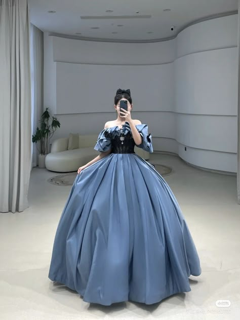 Blue Ballgown Aesthetic, Ballgown Aesthetic, Dark Princess Dress, Ball Clothes, Victorian Gown, Book Dress, Sewing Details, Old Fashion Dresses, Elegant Clothes