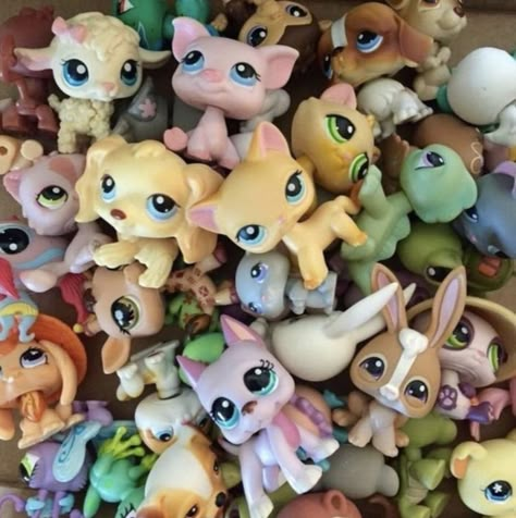 2000s Toys, Childhood Aesthetic, Nostalgia 2000s, 2010s Nostalgia, Nostalgic Pictures, Lps Pets, Nostalgia Aesthetic, Childhood Memories 2000, Kids Memories