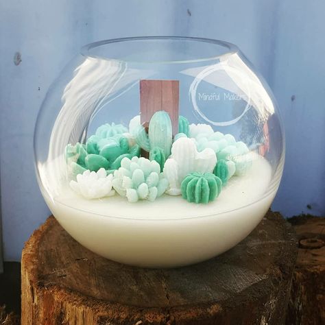 Candle Design Ideas Creative, Cute Candle Ideas, Candle Terrarium, Diy Candles Video, Candle Making Studio, Terrarium Candle, Kids Candles, Succulents Candles, Diy Candles Homemade