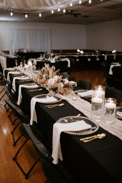 Black And Champagne Table Decor, Pampas Black Wedding, Black Tablecloth With Beige Runner, Gold And Black Wedding Theme Decor, Table Decor With Black Tablecloth, Black Wedding Decorations Classy Wedding Table Decor, Black And Burlap Wedding, Black And Sand Wedding, Champagne And Black Party Decor