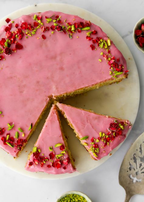 Love Cake Recipe, Persian Love Cake, Persian Desserts, Iranian Recipes, Up Story, Persian Cuisine, Berry Cake, Homemade Cake, Homemade Cake Recipes