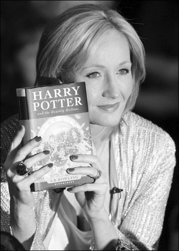 J.K. Rowling Michel De Montaigne, J K Rowling, Harry Potter Series, Mischief Managed, Selling Books, Favorite Authors, Inspirational People, Book Authors, Book Series