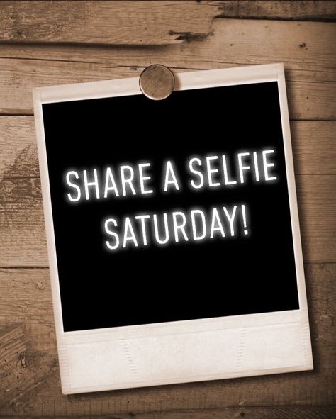 Saturday Fb Engagement Post, Saturday Engagement Posts Social Media, Morning Sunshine Quotes, Social Saturday, Saturday Good Morning, Selfie Saturday, Interaction Posts, Daily Intentions, Night Selfie