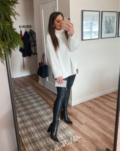 Leather Leggings Outfit Fall, What To Wear With Leather Leggings, Black Leather Leggings Outfit, Christmas Clothing Ideas, Faux Leather Leggings Outfit, Outfits Leggins, Cold Weather Leggings, Legging Outfit, Leggings Outfit Winter