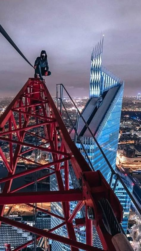 High Building, Anime Demon Boy, Building Roof, Space Time, 200m, Pose Reference Photo, Parkour, Art Poses, Land Art