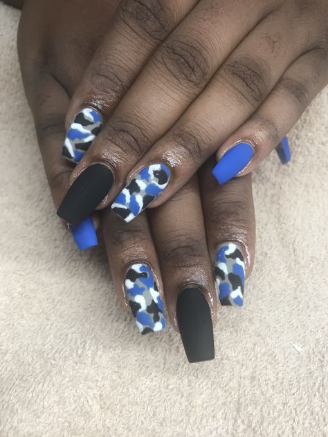 Blue Black Nails Design, Blue Nails Ideas Simple, Blue Black White Nails, Blue Black And White Nails, Black And Blue Nail Designs, Blue Camo Nails, Blue And Black Nails Designs, Black And Blue Nail Ideas, Blue And Black Nails