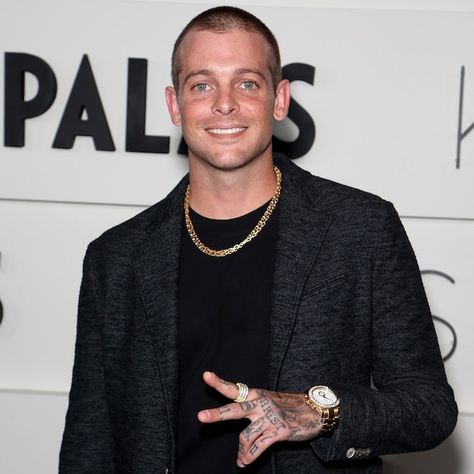 Fifteen years later, the life of Ryan Sheckler looks quite different.The professional skateboarder kick-flipped over the line from athlete to celebrity when Life of Ryan premiered on MTV in July... Raviv Ullman, Travis Van Winkle, Chris Carmack, Talking Behind My Back, Ricky Whittle, Justin Chambers, Ryan Sheckler, Tv Dads, Miss The Old Days