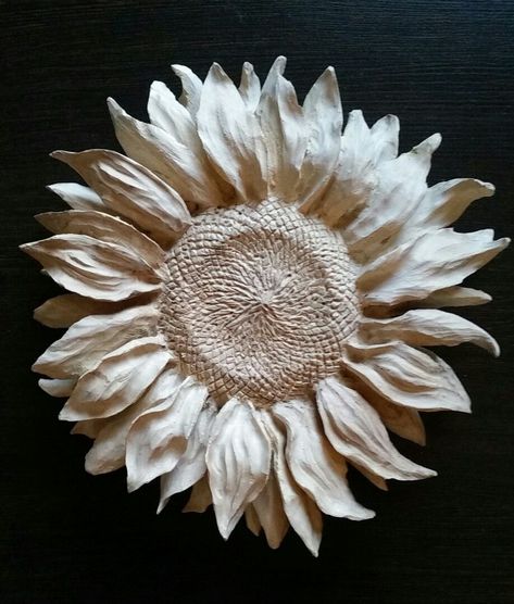 Stone Carving Sculpture, Masterpiece Art, Flower Sculpture, Simple Wood Carving, Carved Wood Wall Art, Mosaic Art Projects, Flower Drawing Design, Clay Wall Art, Pottery Handbuilding